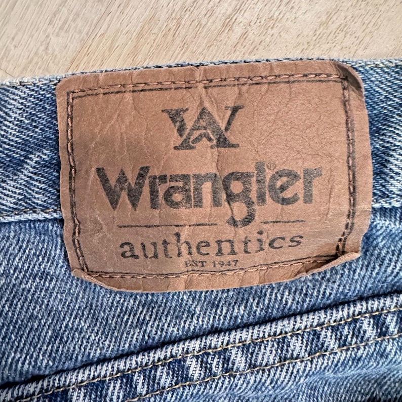 Vintage 90s Wrangler Authentics Men's 30x38 Washed Straight Denim Jeans Preowned image 6