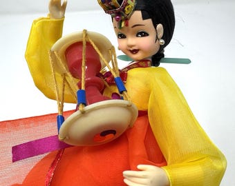 Vintage koreańska tradycyjna tancerka lalka Janggu bęben 10-calowy wyświetlacz Hanbok sztuki ludowej