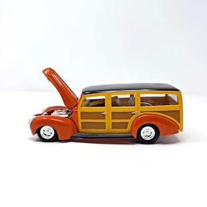 Vintage 1998 Racing Champions 40 Ford Woodie #69 1:24 Scale Preowned No Box