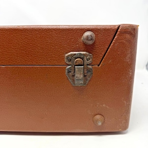 Vintage Emerson Modell 521 Tragbarer Plattenspieler Röhre Plattenspieler Teile Siehe Video Bild 18