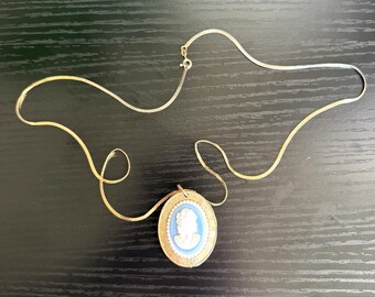 Vintage Cameo Pendant Necklace 925 Italy Gold Tone Blue White 2” Oval