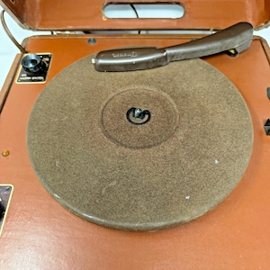 Vintage Emerson Modell 521 Tragbarer Plattenspieler Röhre Plattenspieler Teile Siehe Video Bild 11
