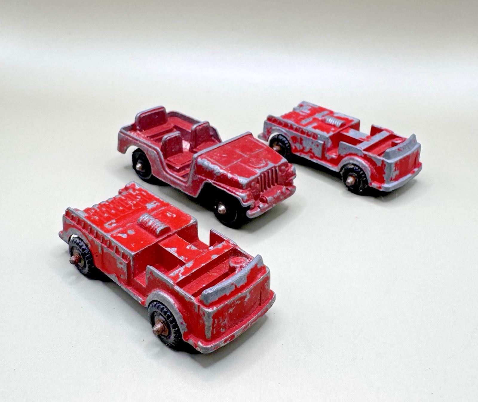tootsietoy戦前 ミニカー ディンキー　dinky ビンテージ アメ車 Vintage 1960s Midgetoy Firetruck Tootsie Red Jeep Diecast Toy Cars