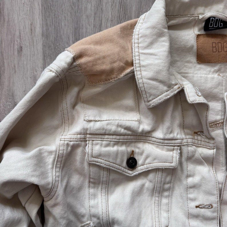 Urban Outfitters BDG Adult/Women’s Patchwork White Denim Jean Jacket L image 5