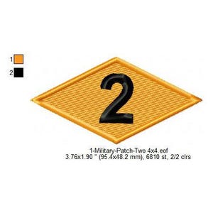 Könnte beinhalten: Ein rautenförmiger Patch mit der schwarzen Zahl "2" auf gelbem Hintergrund. Der Patch ist 9,54 cm x 48,2 mm groß und hat 6810 Stiche.