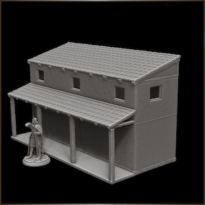 Puede incluir: Un edificio gris de dos pisos con techo de tejas y un porche cubierto sostenido por columnas. Una pequeña estatua de una figura con armadura se encuentra sobre una base circular frente al edificio. El edificio tiene varias ventanas cuadradas.