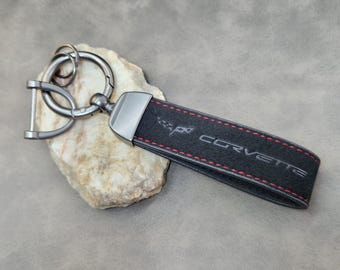 コルベット リストレット キーホルダー レザー アルカンターラ ロゴ入り キー カーアクセサリー 男性へのギフト 誕生日 クリスマス