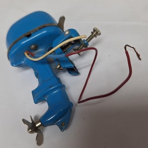 Famus Toy Outboard Motor - Likely #199 Model - Japan (1950s)