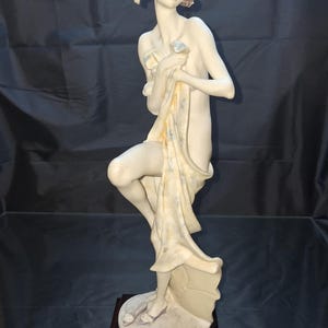 Giuseppe Armani Beauty At The Bath Room Figurine