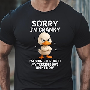Przepraszam, jestem Cranky Duck PNG, zabawny projekt sublimacji urodzinowej z lat 60., okropny humor z lat 60. Clipart