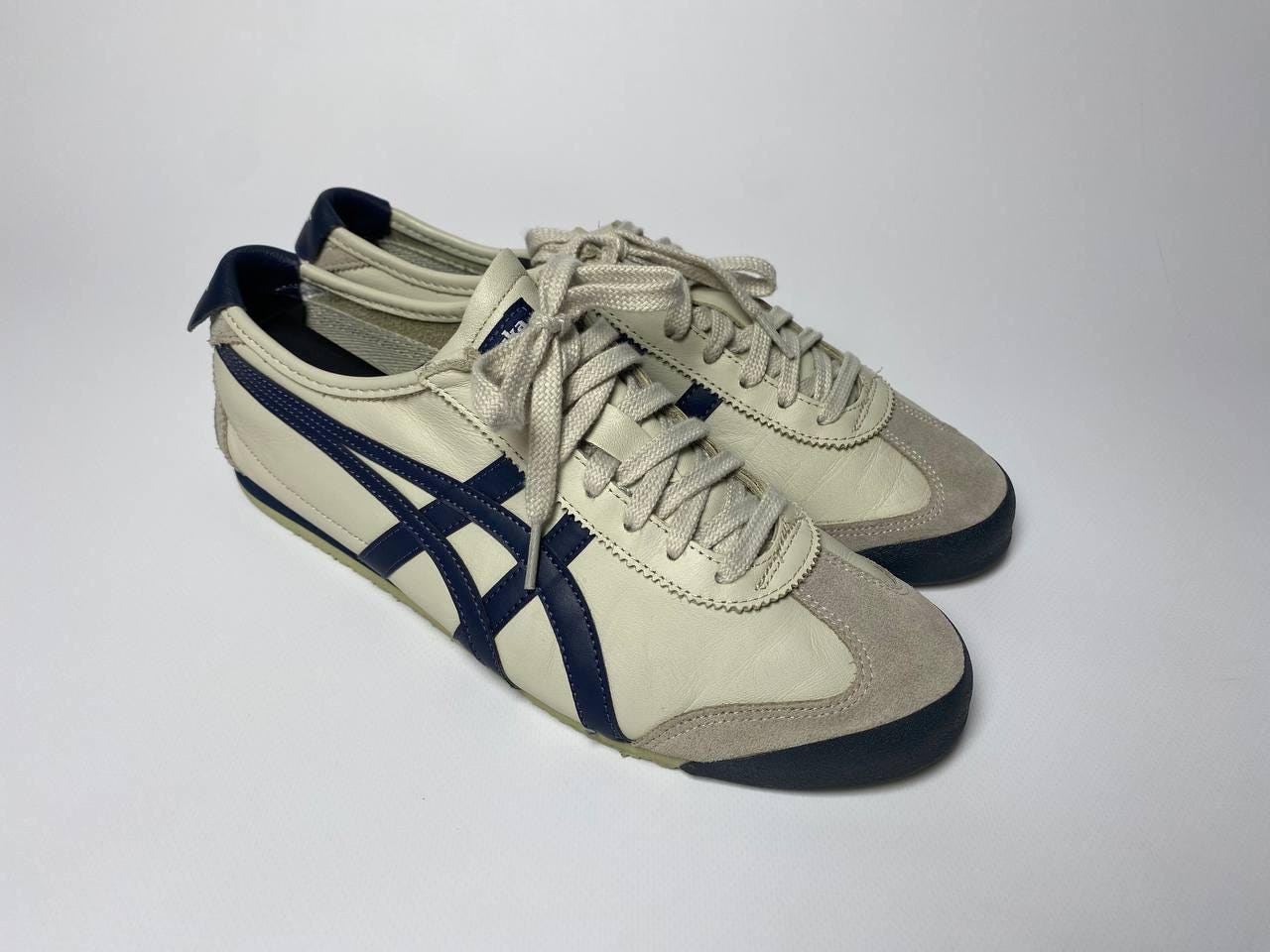 asics × Tigers 刺繍ジャケット 限定デザイン　ヴィンテージ　LL Sz. S | Vintage ASICS TIGER Red & White Striped Arm Triple