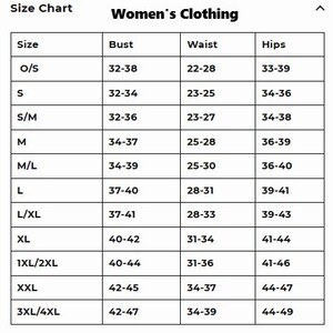 Może przedstawiać: Czarno-biała tabela rozmiar&oacute;w zatytułowana Size Chart i Women's Clothing. Tabela zawiera rozmiary od O/S do 3XL/4XL wraz z odpowiadającymi im wymiarami biustu, talii i bioder w calach, przedstawionymi w formie siatki z wyraźnymi czarnymi liniami.