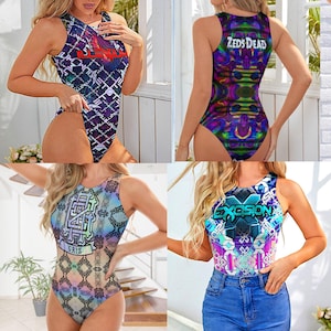 EDM Künstler Rave Bodysuit, Rave Outfit für Frauen, 6 Styles, Festival Einteiler Kurzarm Tank Jumpsuit, Stretch Singlet Onesie, DJ Logos