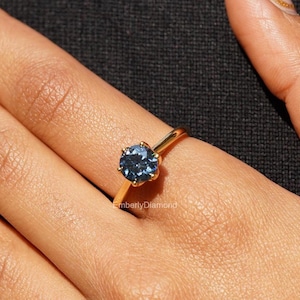 1.50 Carat Dark Blue Round Moissanite Ring/ Round Cut Solitaire Diamond Ring/ Blue Moissanite Engagement Ring/ 18K Gold Promise Ring For Her