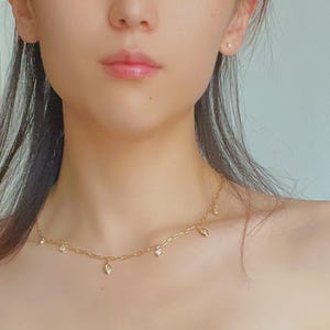 Collier Charms chaînes en maillon - collier avec charms  minimaliste, collier ras de cou, collier d'été, collier délicat 18 cartas plaqué or