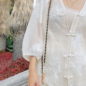 Crossbody leather Phone Strap with Chain and Pearls – Hands-Free Phone Lanyard – Elegant Faux Leather Phone Holder – Gift for her