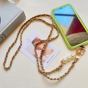 Crossbody leather Phone Strap with Chain and Pearls – Hands-Free Phone Lanyard – Elegant Faux Leather Phone Holder – Gift for her