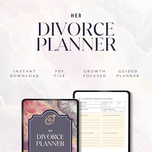 Könnte beinhalten: Digitaler Scheidungsplaner mit dem Text "HER DIVORCE PLANNER". Das Bild zeigt ein Tablet und ein Telefon, auf denen Planerseiten angezeigt werden. Der Planer wird als Sofort-Download, PDF-Datei, wachstumsorientiert und als geführter Planer beschrieben.
