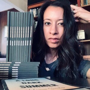 Un long été sombre - recueil de poèmes par Helenna Santos