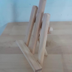 Wood Easel, Natural 8&quot; (Already Assembled)
