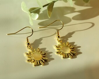 Brincos delicados de ouro amarelo, presente boho, caprichoso, caprichoso