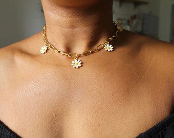 Colar Gargantilha Daisy Charm Ouro Claro Minimalista Presente Festa Festival Hippie Boho