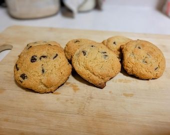 Keto & Gluten-Free Chewy Chocolate Chip Cookies | Low Carb Dessert