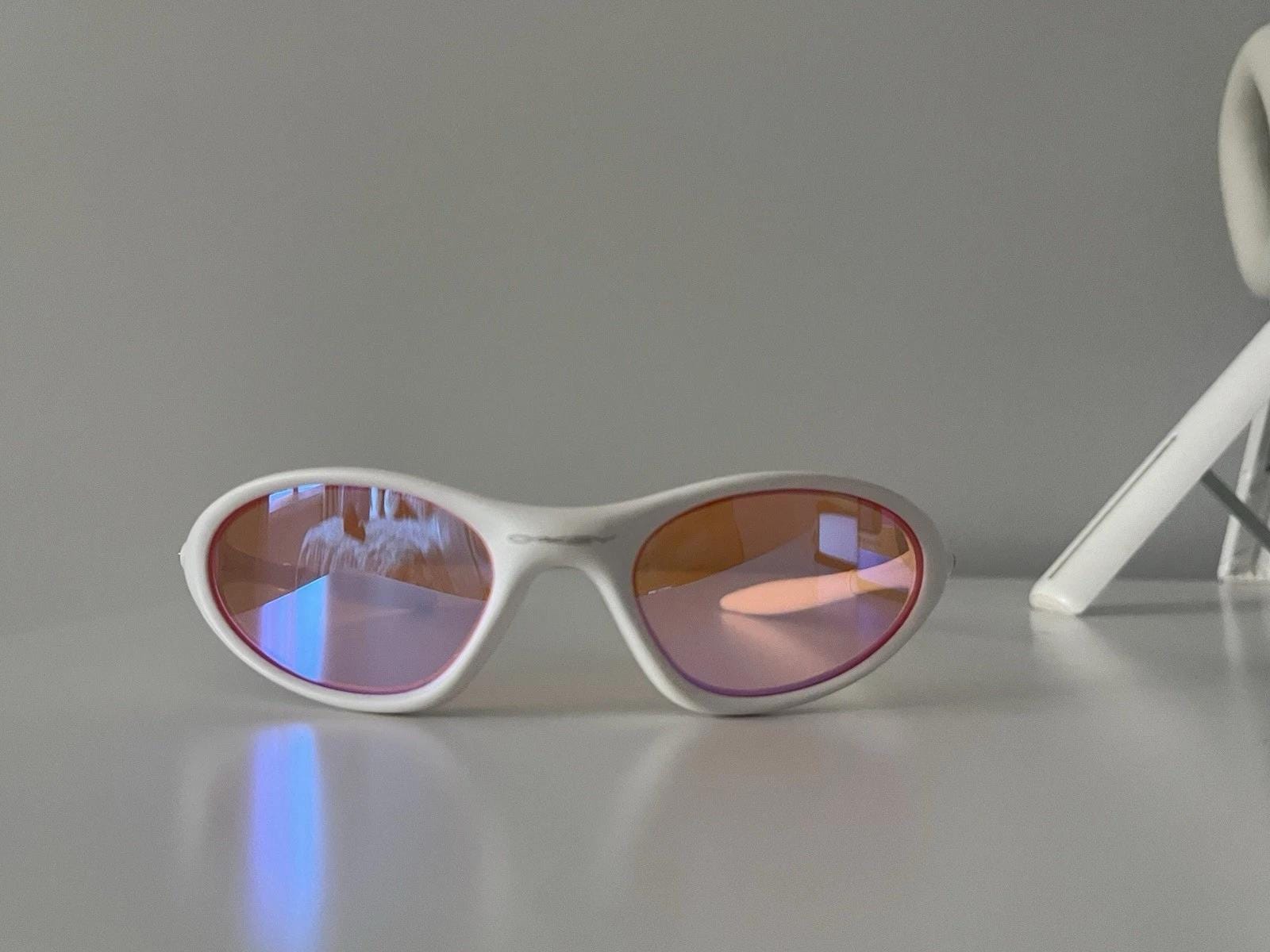 Oakley Minute White - Etsy