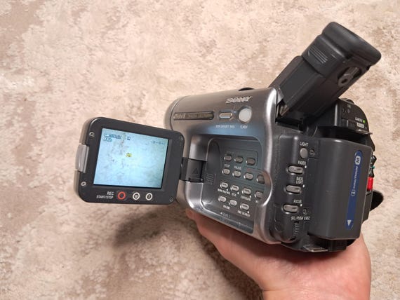 Sony Handycam DCR-TRV285E Digital 8 / Hi8 Camcorder Player Video