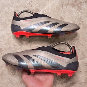 アディダス プレデター エリート レースレス SG サッカークリート フットボールブーツ サイズ US 9.5 / UK 9