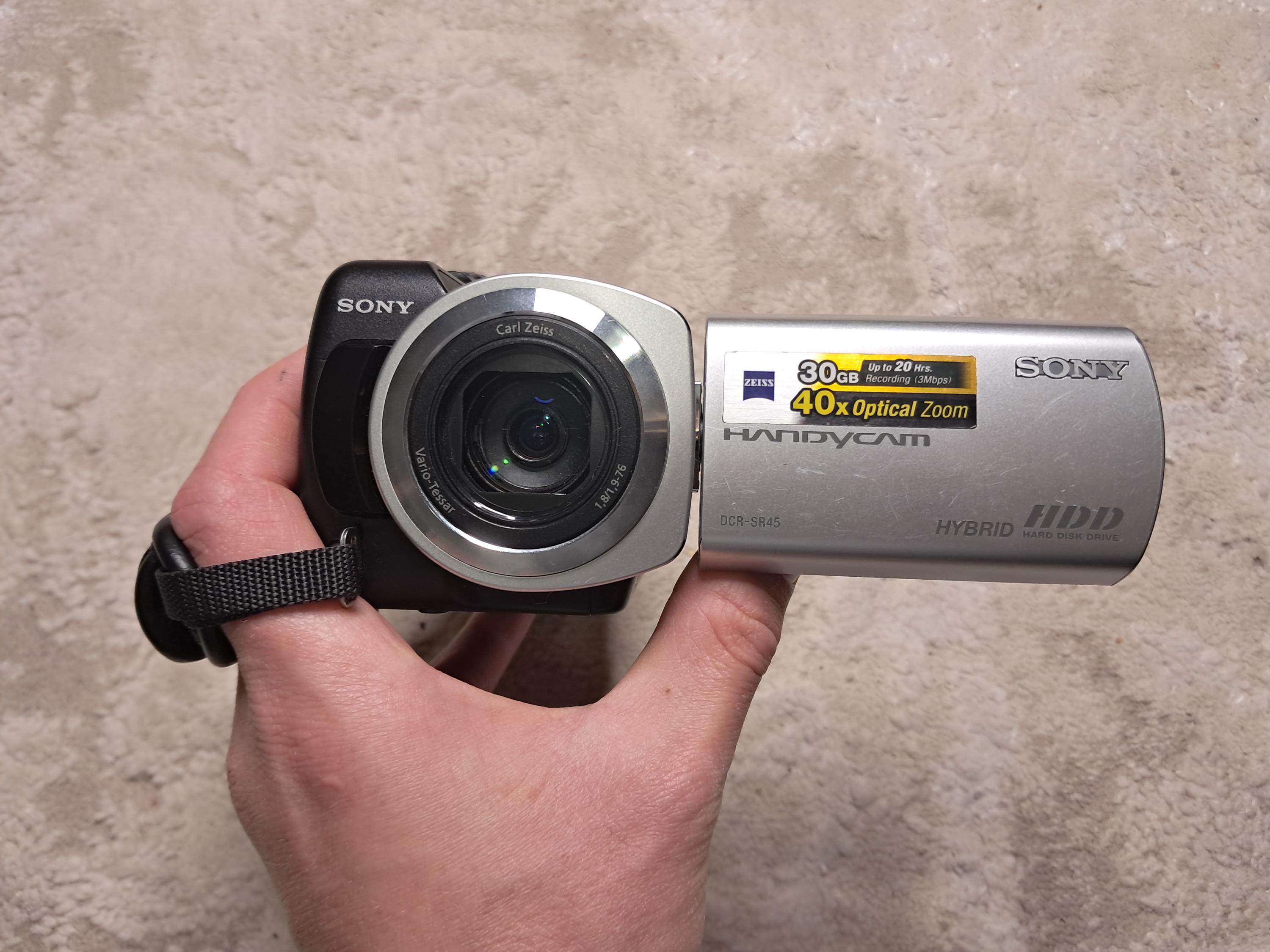 ソニー DCR-SR45 シルバー 40倍光学ズーム 30GB HDD ハンディカム