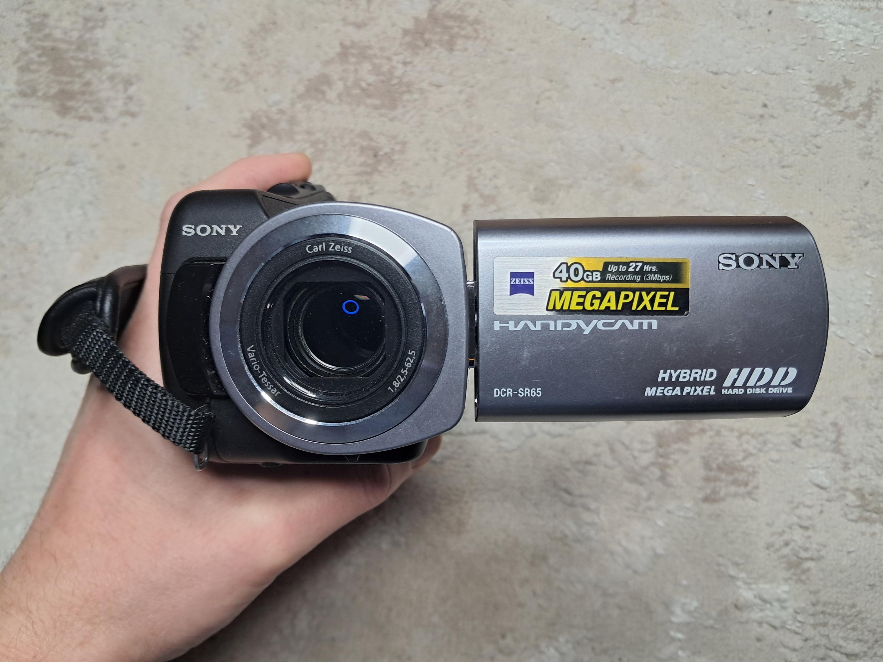 Sony DCR-SR65 Silver 25X Optical Zoom 40GB HDD Handycam Camcorder