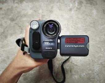Vintage Sony Handycam CCD-TRV228E Hi8 Video8 Camcorder NightShot PAL Y2K Retro Camcorder Video Tape Digitizer Player Remote Charger Bundle