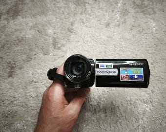 Vintage Sony Handycam DCR-SX45E Digital Camcorder, Y2K Aesthetic Video Camera, 70x Zoom Carl Zeiss Lens, Tested & Working Bundle with Bag