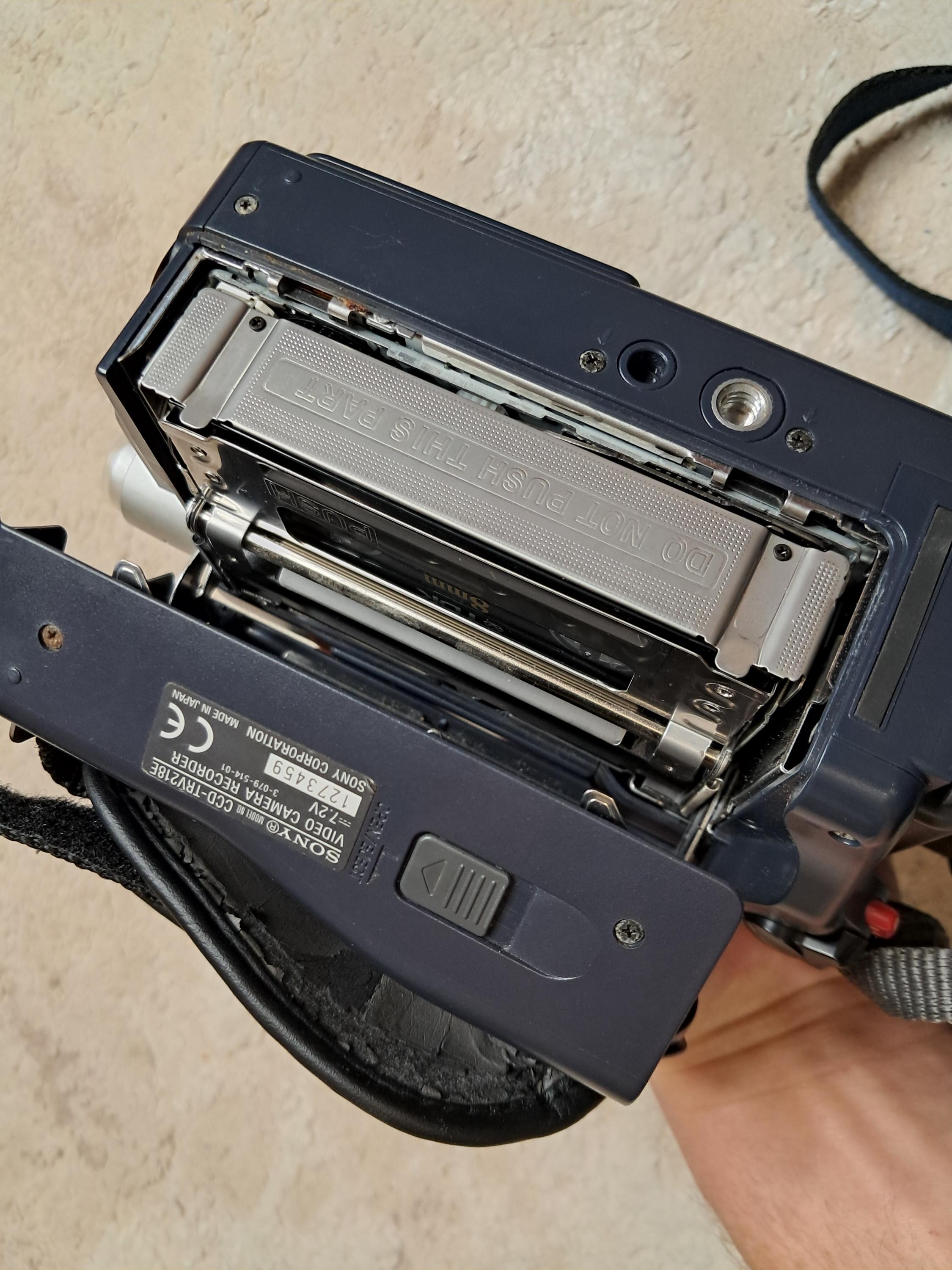 Sony Handycam Vision Hi8 CCD-TRV218E PAL Camcorder Video Recorder