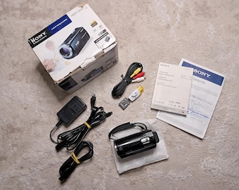 Sony HDR-CX250E Digital HD Video Camera Recorder Handycam Full Box Set Y2k Retro