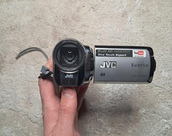 JVC Everio GZ-MS95SE Digital Camcorder Boxed Bundle Dual SD 35x Optical Zoom Y2K