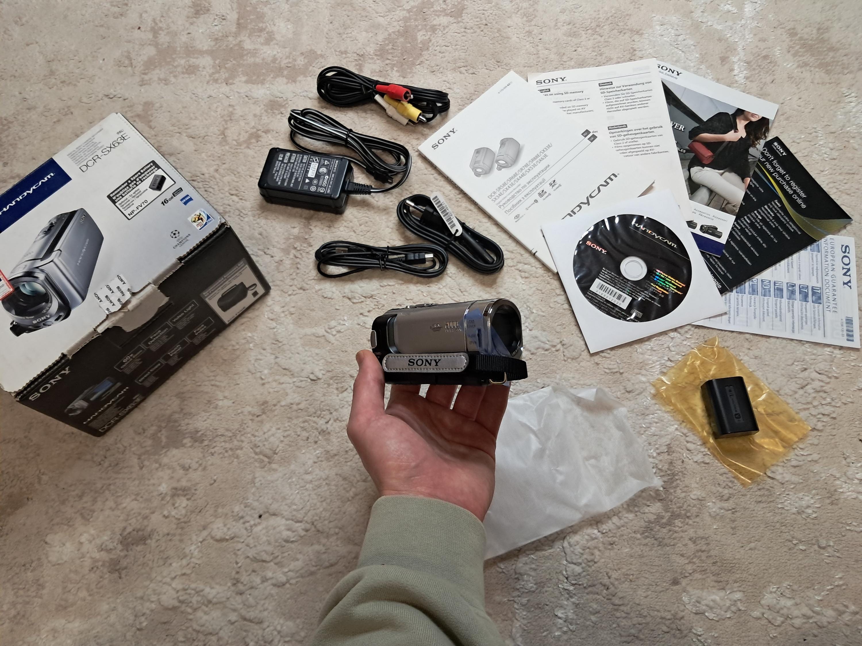Sony DCR-SX63 Handycam 16 GB 60x Optical Zoom Camcorder Digital