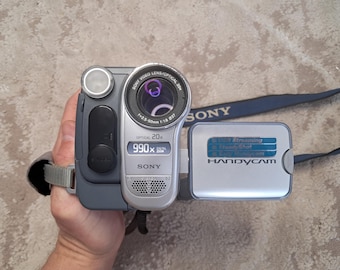 Vintage Sony Video8 Handycam CCD-TR620E: Retro Camcorder With