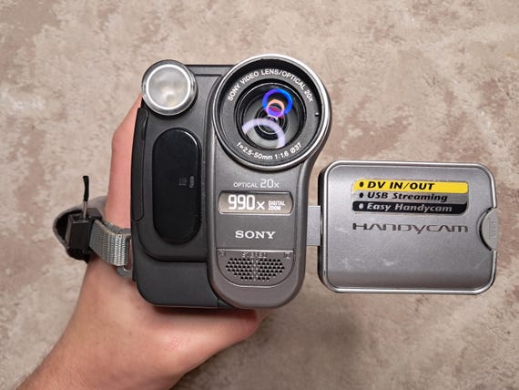 Sony Handycam DCR-TRV285E Digital 8 / Hi8 Camcorder Player Video