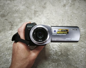 Sony Handycam DCR SR65E 40GB HDD Camcorder, Y2K Vintage Digital Video Camera, Carl Zeiss Optics, Retro Aesthetic Vlogging Bundle Boxed