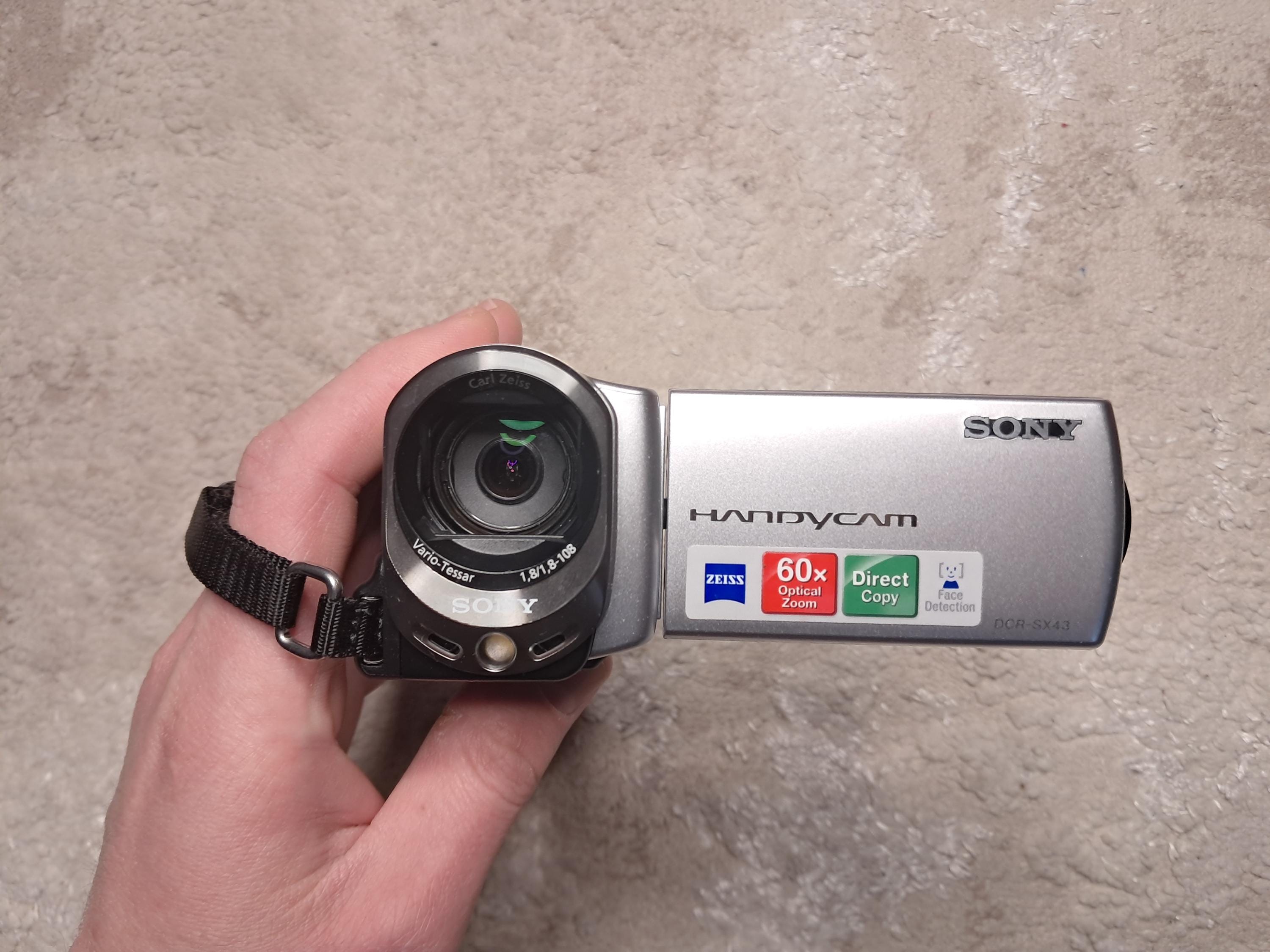 Caméscope Sony DCR-SX15 D'occasion - Parfait état