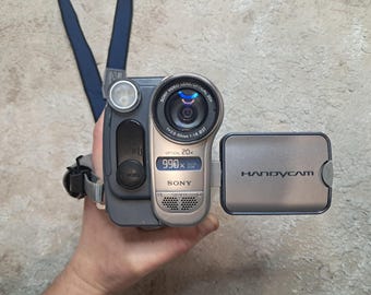 Sony DCR-SR65 Silver 25X Optical Zoom 40GB HDD Handycam Camcorder