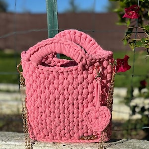 Bolso de crochet hecho a mano, hilo de camiseta, bolso rosa, bolsa de mujer, bolso único, bolso ganchillo, Onomástica, regalo mujer.