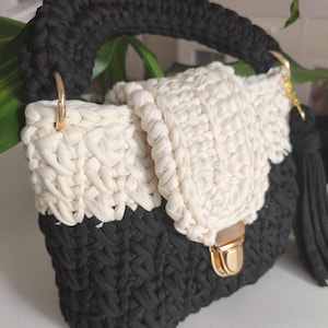 Bolso de crochet hecho a mano. Bolso de ganchillo. Bolso de mujer. Bolso negro y blanco, Bolso de hilo, onomástica, bolsa única, onomástica