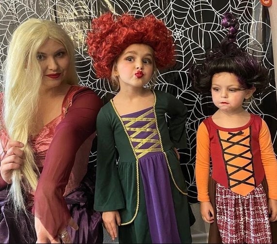 Hocus Pocus Costumes for the Family - The Soltrop Six