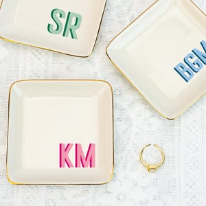 Personalisierte Schatten Monogramm Ring Schale, benutzerdefinierte erste Schmuckstück Schale, Buchstabe Schmuckschale, Hochzeit Brautjungfer Geschenk, Geburtstagsgeschenk für beste Freundin