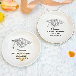 Porte-bijoux personnalisé pour l'obtention du diplôme, porte-objets personnalisé carte de l'université, porte-objets carte de l'université, cadeau de remise des diplômes pour elle, cadeau promotion 2025