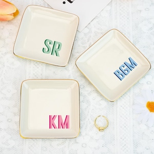 Personalisierte Schmuckschale mit Schattenmonogramm, individuell gestaltete Schmuckschale mit Blockschatten, Schmuckschale mit Buchstaben, Geschenk für Brautjungfern, Geburtstagsgeschenk für Freunde