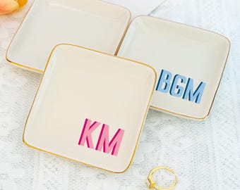 Piatto per gioielli con monogramma personalizzato, piatto per fedi nuziali, regalo per la migliore amica, piatto per anelli con iniziale, regalo personalizzato per mamma/sorella/anniversario